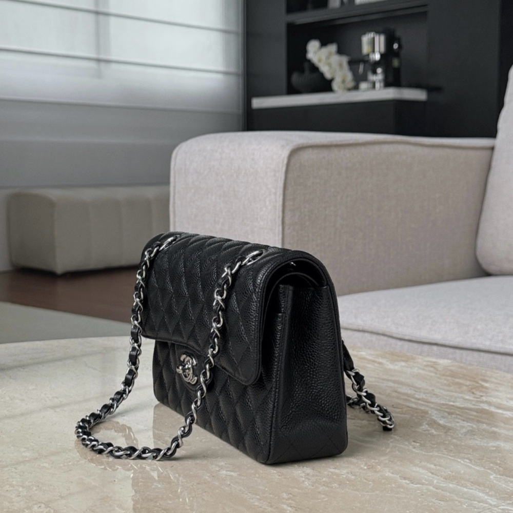 CHANEL Black Quilted Handbag with Silver Chain - Picture 3 of 13